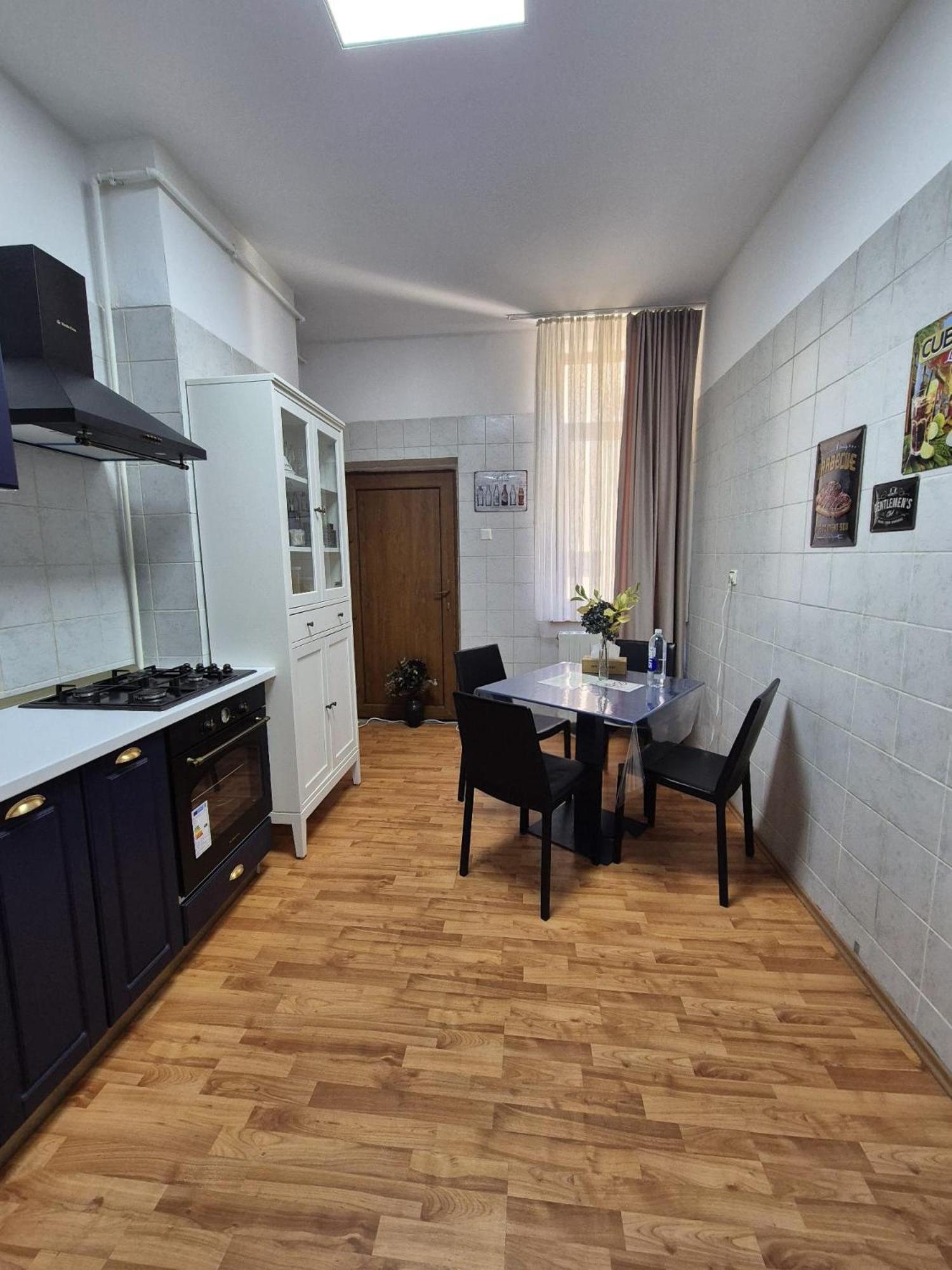 Boutique Old 3 * Bucureşti
