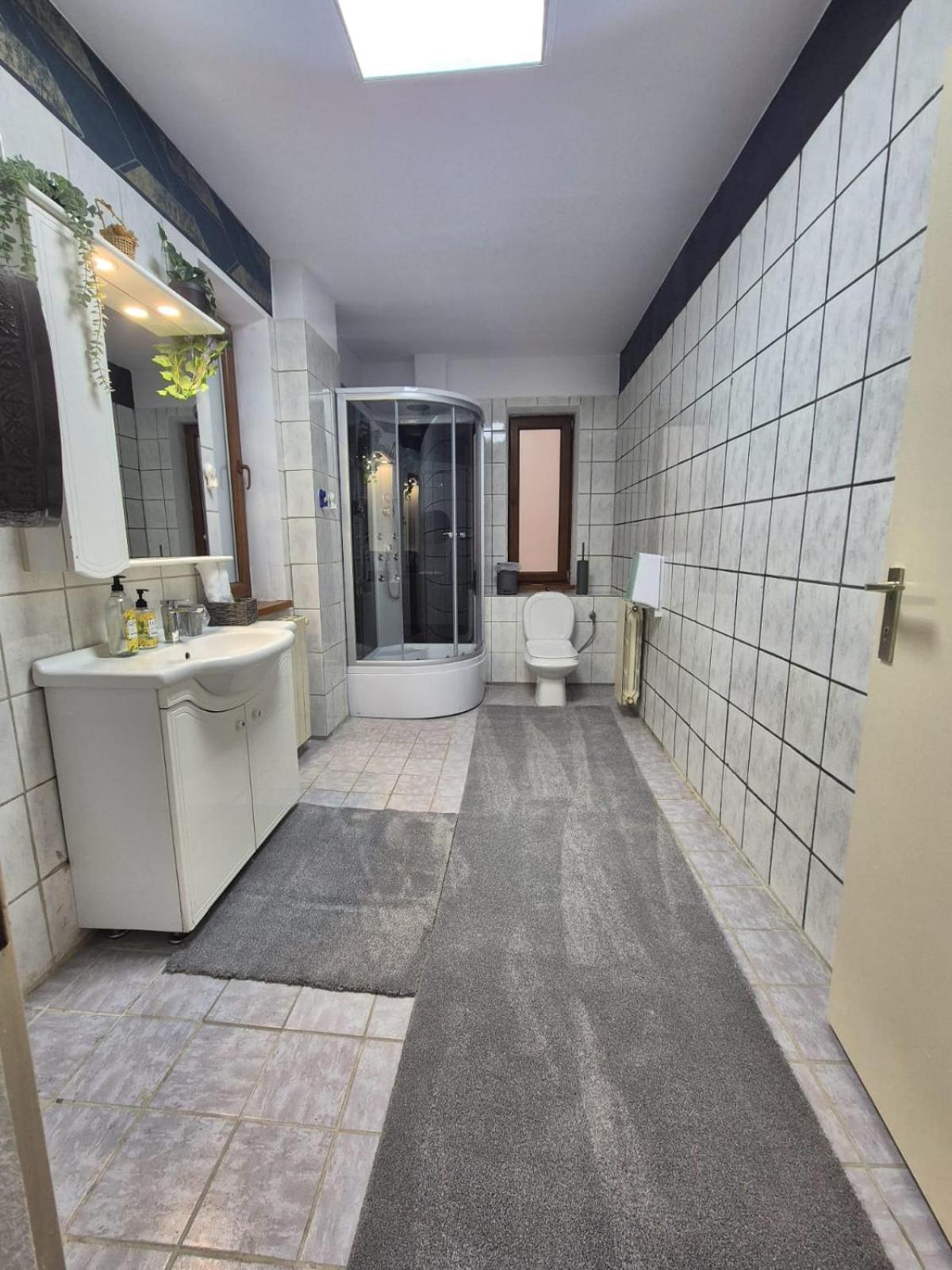 Boutique Old 3 *